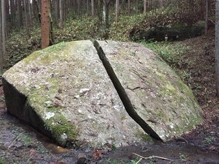 一刀石-1.jpg
